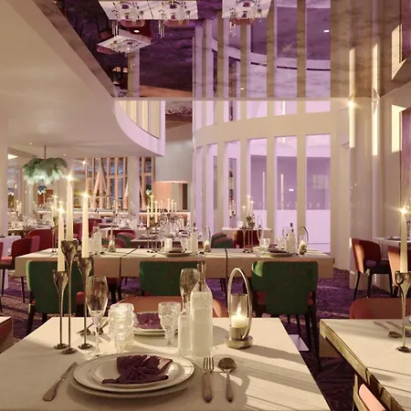 Royal Palace & 4*